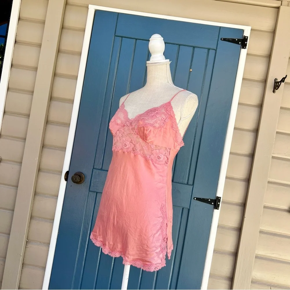 Vintage Y2K Victoria's Secret 100% Silk Coral Pink Lace Chemise Women's Size M